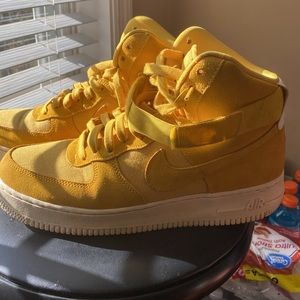 Nike Air Force 1 High '07 Suede - Men’s 9.5
Yellow Ochre